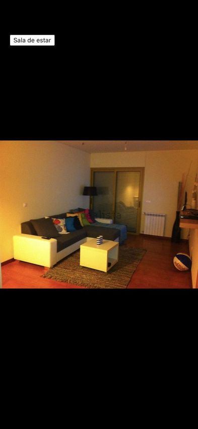 Imagem Sala de estar de apartamento t1 em Rua Comendador Nelson Quintas, 106