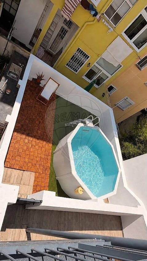 Imagem Piscina de apartamento t2 em Rua dos Arneiros