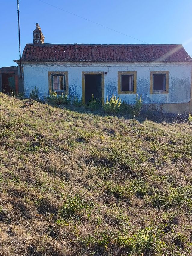 Зображення Фасад,  сільський будинок, Rua das Flores б/н