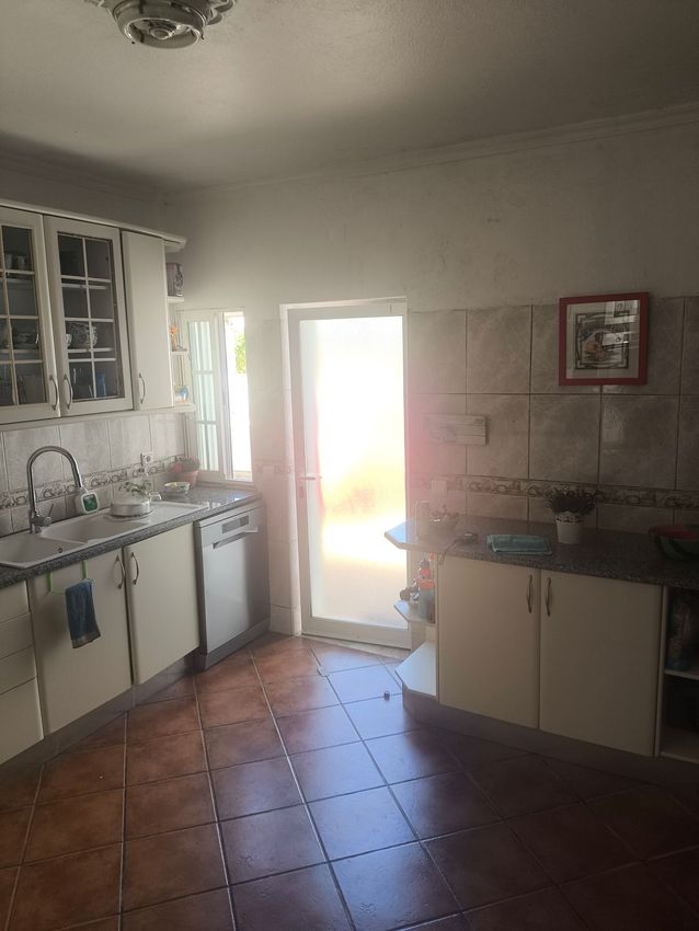 Imagem Cozinha de  moradia em banda em Sitio do Malhão s/n