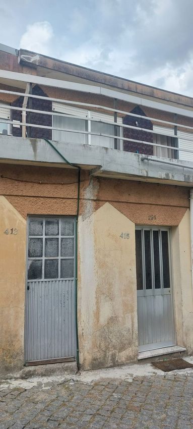 Imagem Fachada de  moradia independente em Centro