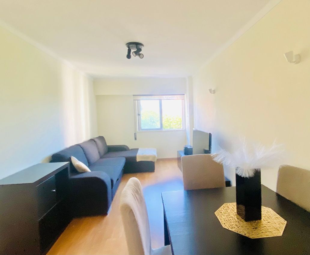 Imagem Sala de estar de apartamento t1 em Rua José Augusto Gouveia, 3