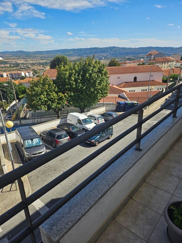 Imagem Terraço de apartamento t2 em Rua Mateus Fernandes, 127