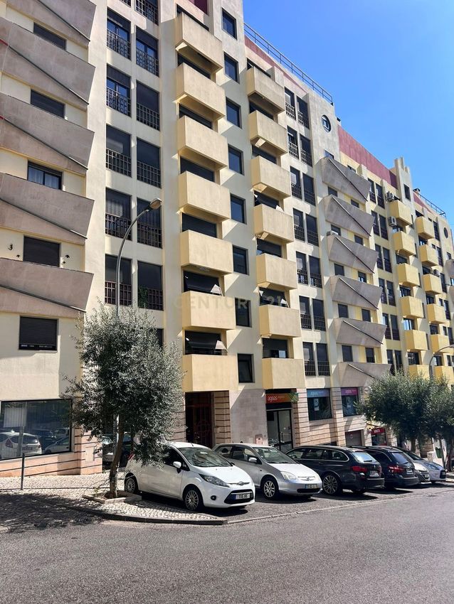 Imagem Vistas de apartamento t3 em Rua Abel Manta s/n