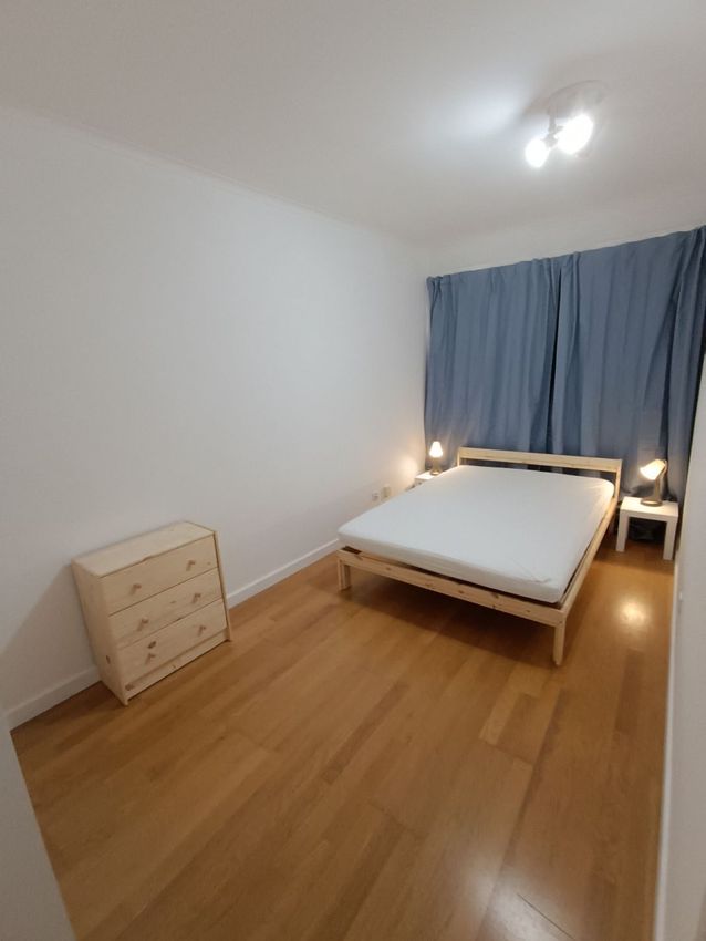 Imagem Quarto de apartamento t2 em Rua Engenheiro Duarte Pacheco
