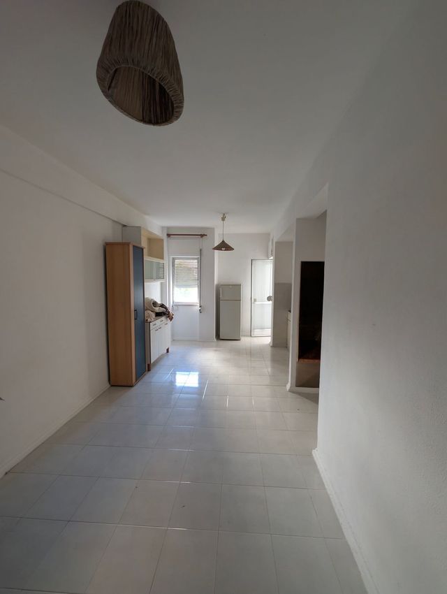 Imagem Corredor de apartamento t1 em Rua José Henriques Coelho, 8