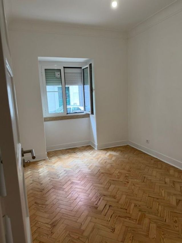 Imagem Divisão de apartamento t2 em Rua Engenheiro António Maria de Avelar