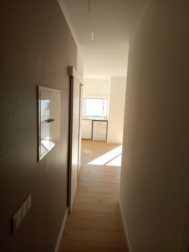 Imagem Corredor de apartamento t1 em Rua Gil Vicente