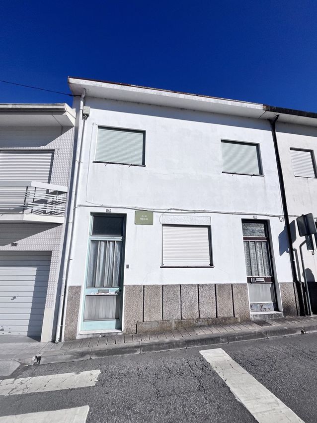 Imagem Fachada de apartamento t1 em Rua do Meiral, 142