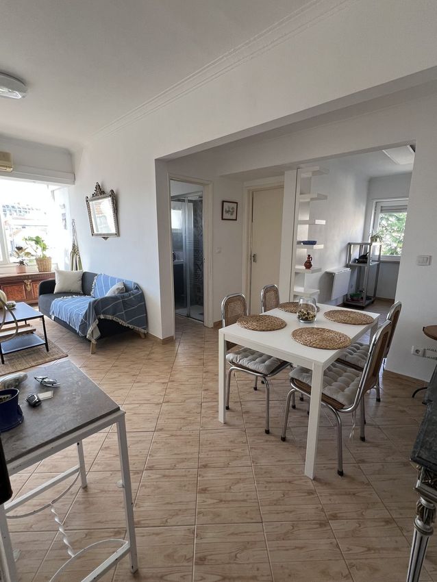 Imagem Sala de estar de apartamento t2 em Avenida 25 de Abril, 12