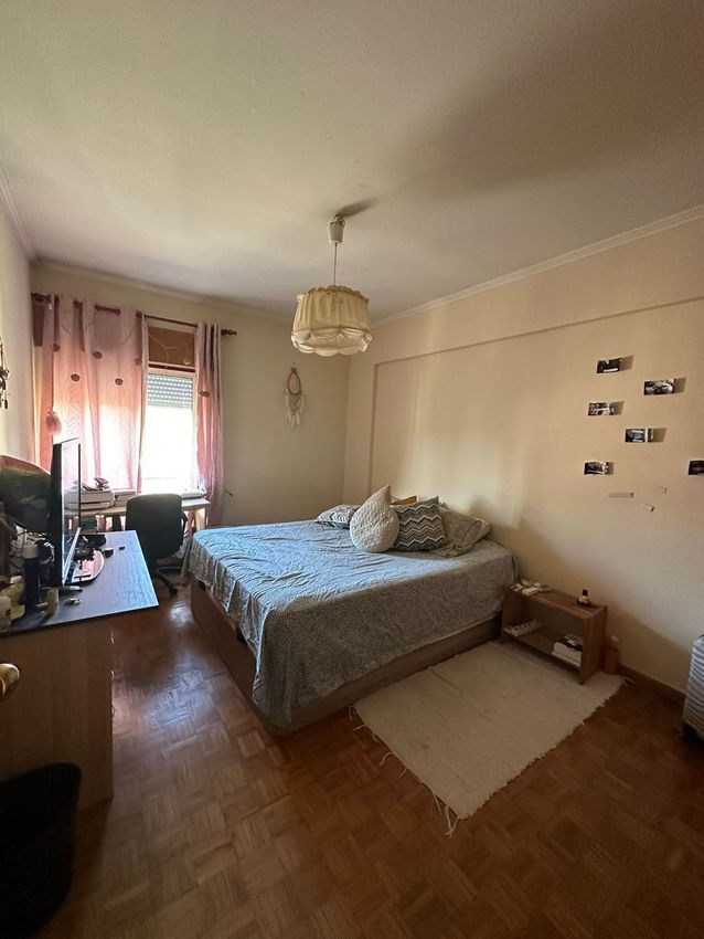 Imagem Quarto de quarto em Avenida Maria Helena Vieira da Silva, 20