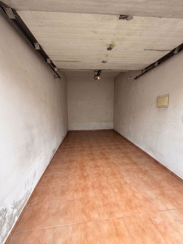 Зображення гараж, Rua Entre Concelhos, 24
