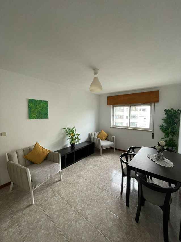 Imagem Sala de estar de apartamento t1 em Praceta José Pinto Correia, 16
