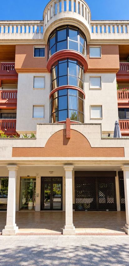 Зображення Вигляд, офіс, Avenida Conde Castro Guimarães, 22
