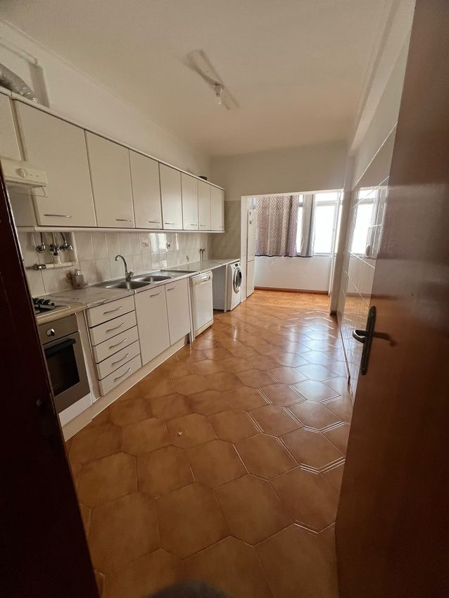 Imagem Cozinha de apartamento t2 em Rua Francisco Miguel, 13