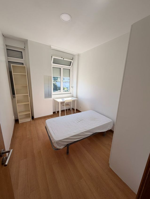 Imagem Quarto de quarto em Rua Coronel Almeida Valente, 104