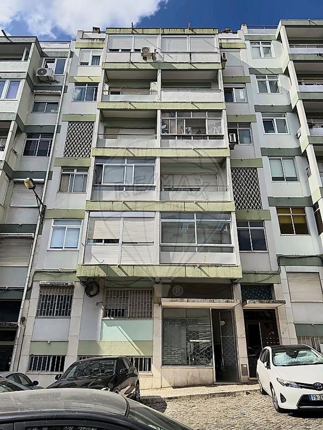 Imagem Vistas de apartamento t2 em Rua Amélia Rey Colaço