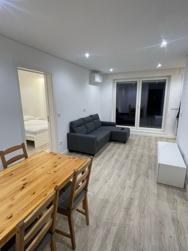 Imagem Sala de estar de apartamento t2 em Rua de 5 de Outubro, 502