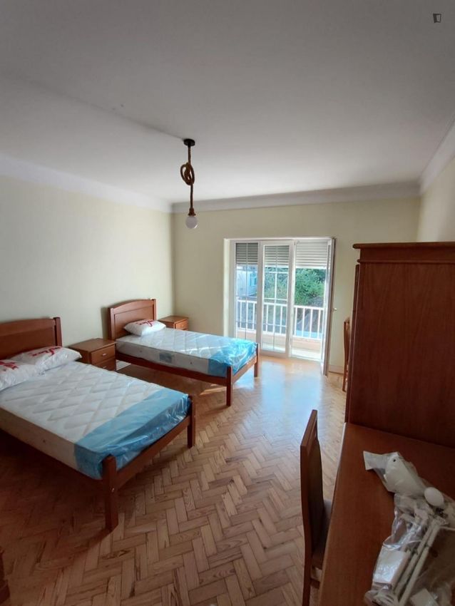 Imagem Quarto de quarto em Largo Frei Heitor Pinto