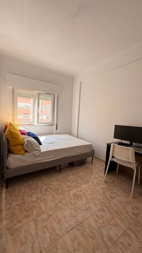 Imagem Quarto de quarto em Rua Soeiro Pereira Gomes, 6