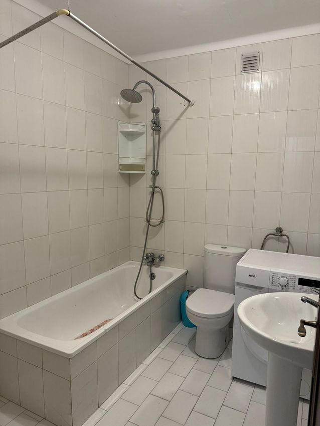 Imagem Casa de banho de apartamento t2 em Praceta Natália Correia, 1
