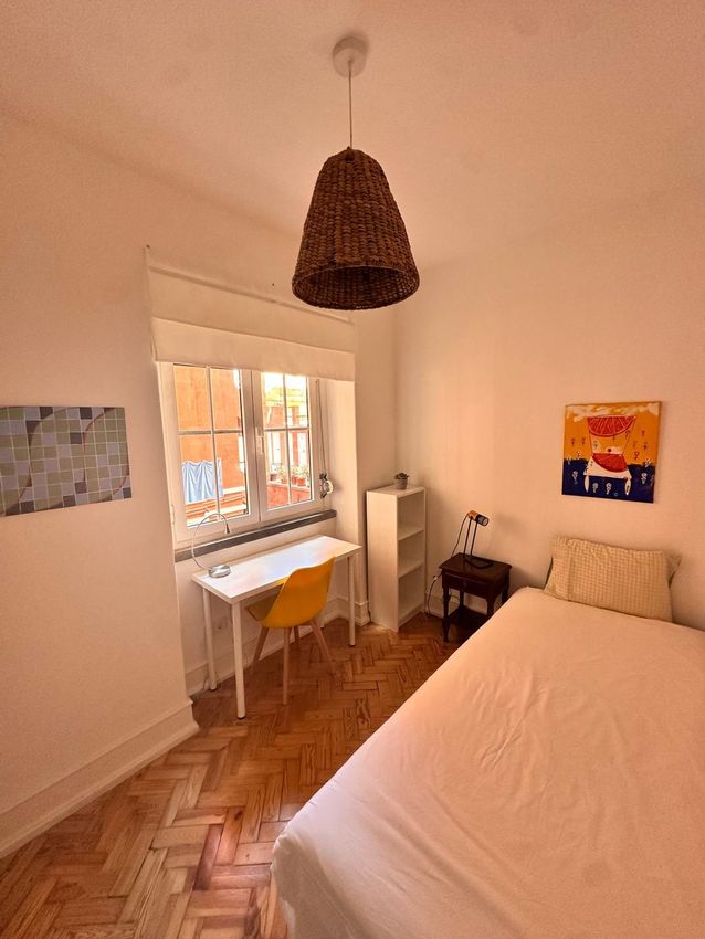 Imagem Sala de estar de quarto em Estrada das Laranjeiras, 200