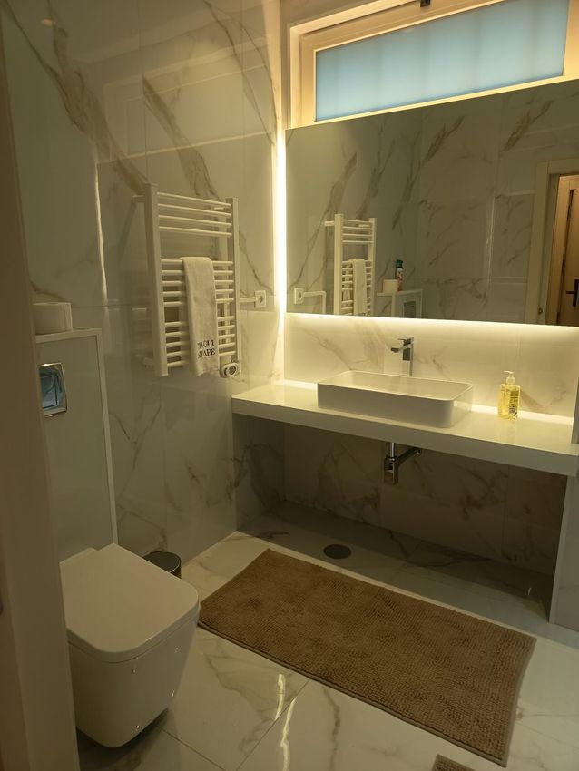 Imagem Casa de banho de apartamento t0 em Rua Leote do Rego, 88