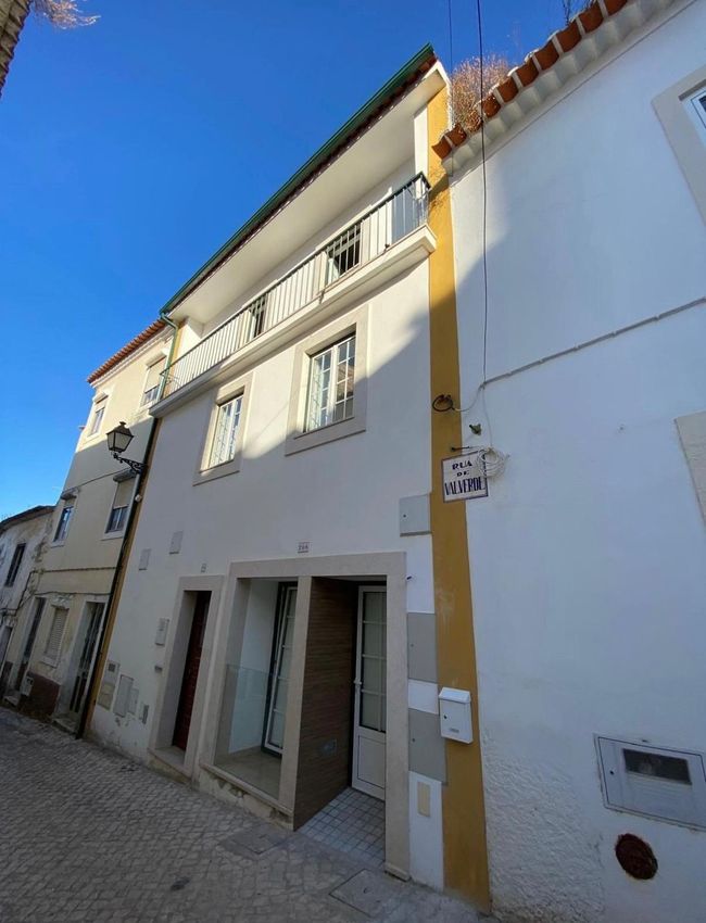 Imagem Fachada de apartamento t1 em Travessa da Enfermaria Militar, 7