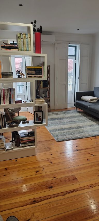 Imagem Sala de estar de apartamento t1 em Rua Quirino da Fonseca, 2 dt