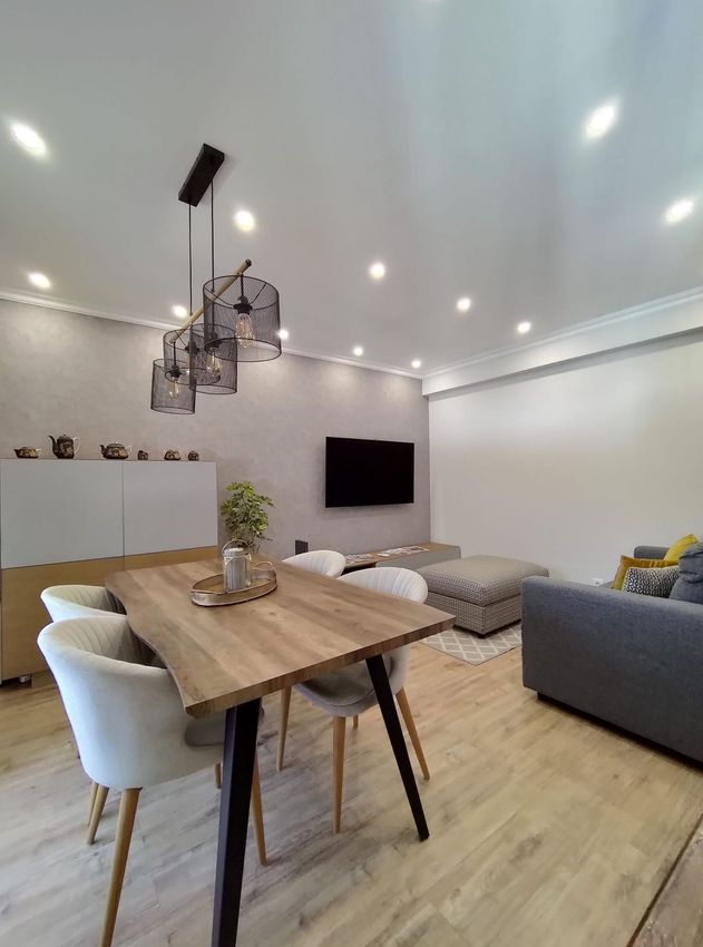 Imagem Sala de estar de apartamento t2 em Rua Armando Cortesão, 28 Na