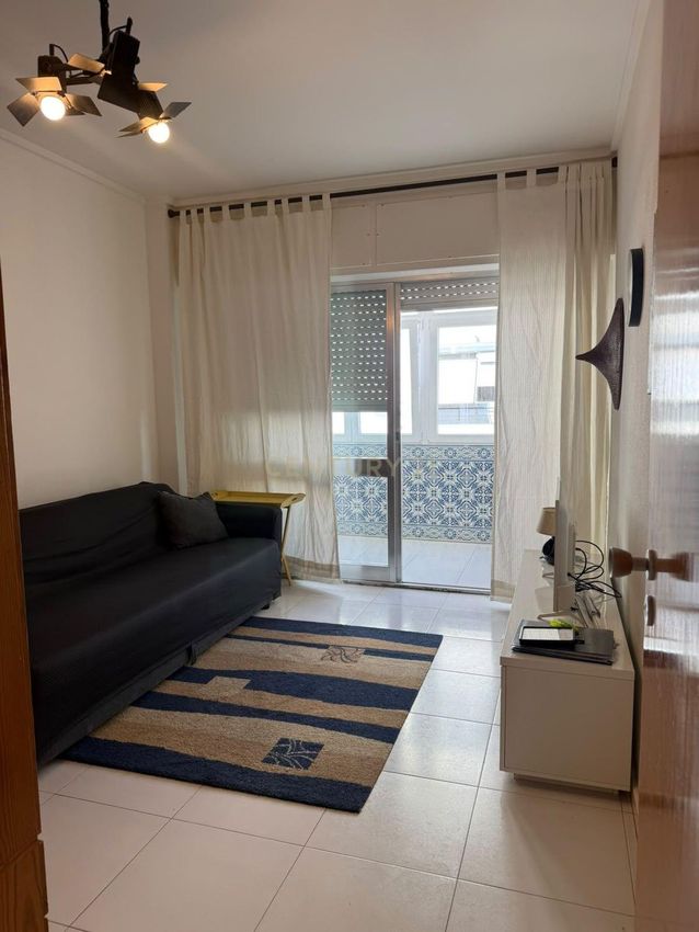 Imagem Sala de estar de apartamento t1 em Rua General Humberto Delgado, 19