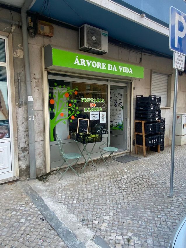 Imagem de espaço comercial em Rua Tenente Aviador Carlos Alves