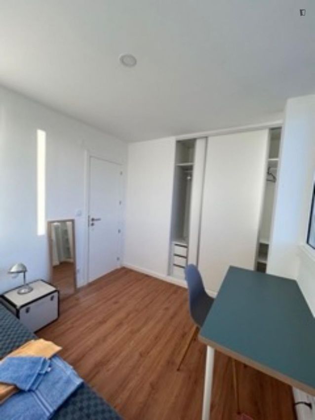 Imagem de quarto em Rua Joaquim Paço de Arcos