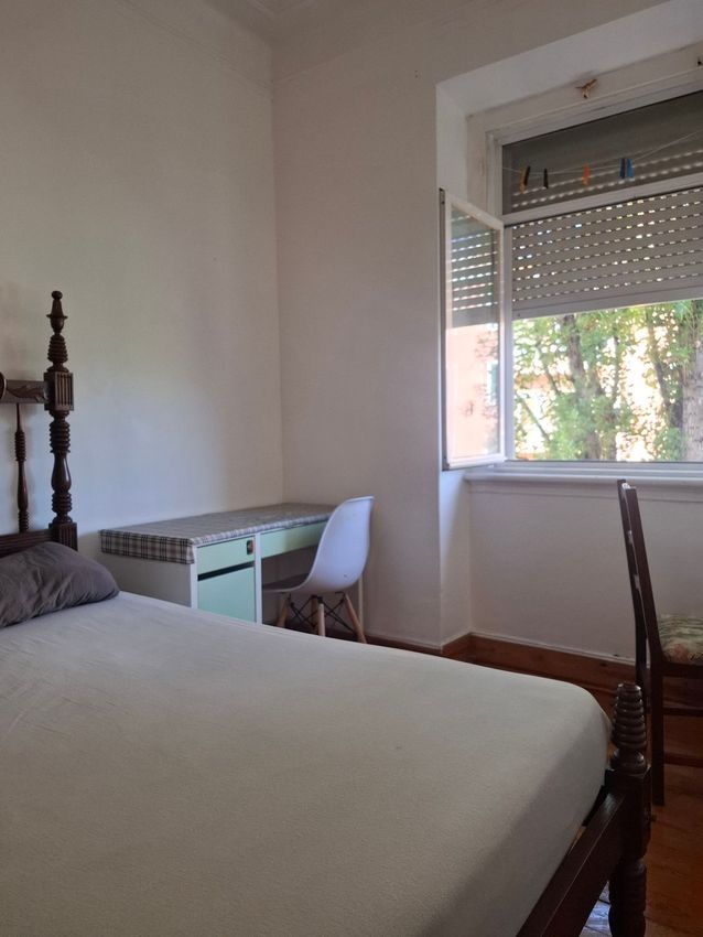 Imagem Quarto de quarto em Avenida Almirante Reis, 232