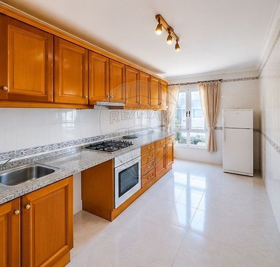 Imagem Cozinha de apartamento t1 em Santa Maria Maior