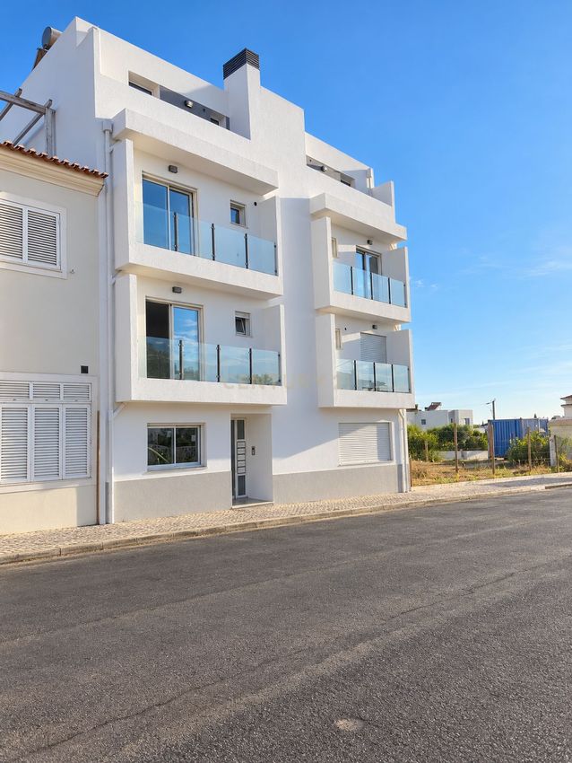 Imagem Fachada de apartamento t2 em Rua de Casas das Alcaria, 8
