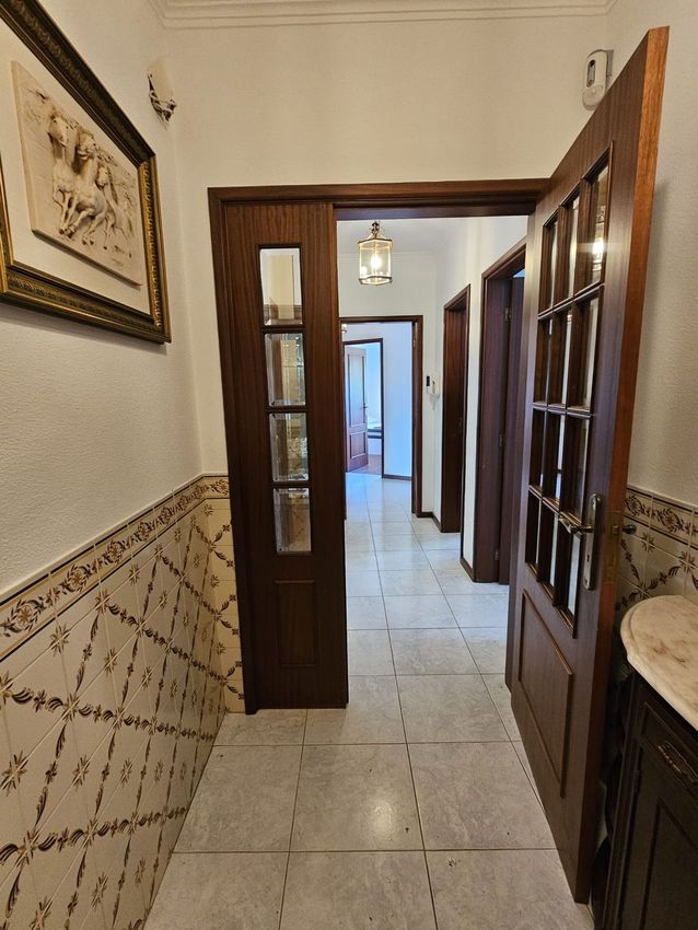 Imagem Corredor de apartamento t2 em Rua Doutor Ferreira Pinto, 445