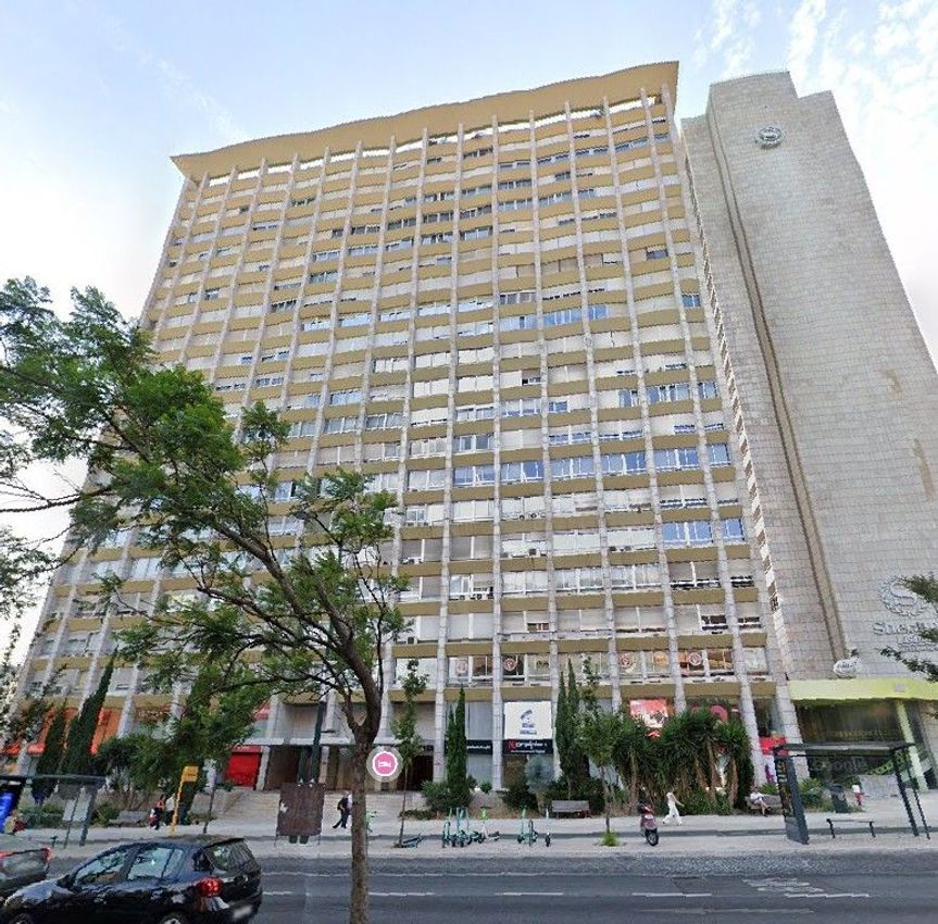 Imagem Vistas de escritório em Avenida Fontes Pereira de Melo, 35