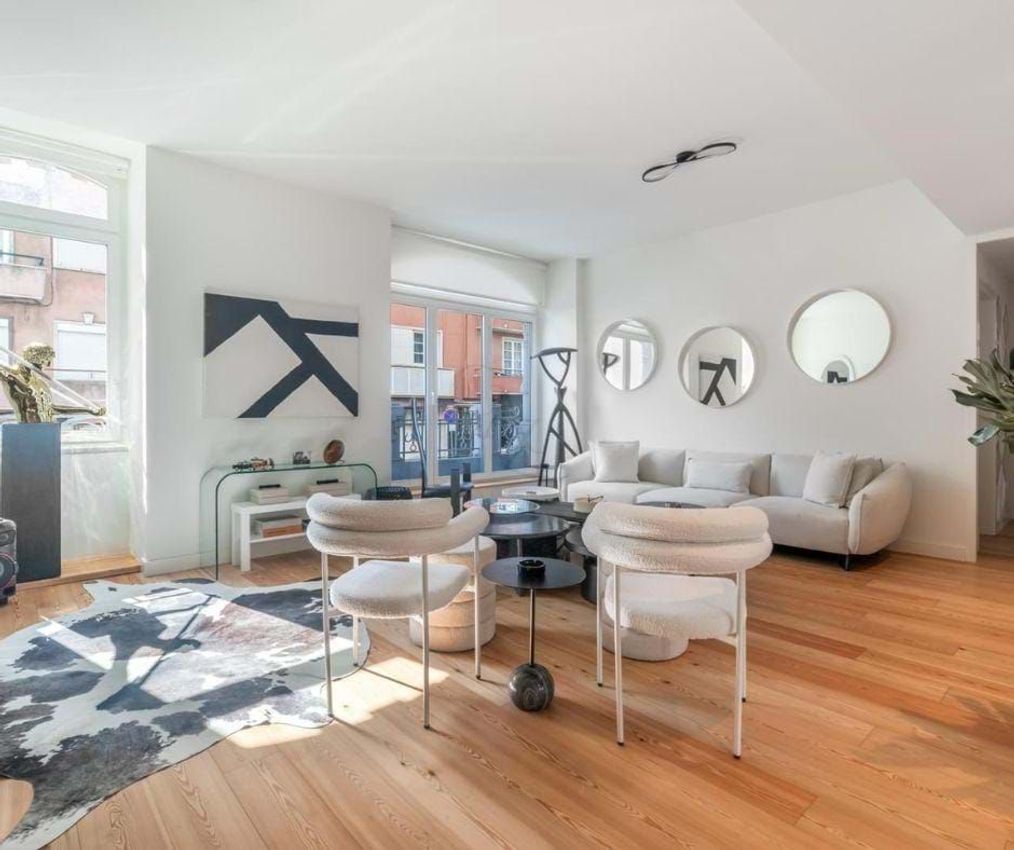 Imagem Sala de estar de apartamento t3 em Rua Bernardo Lima