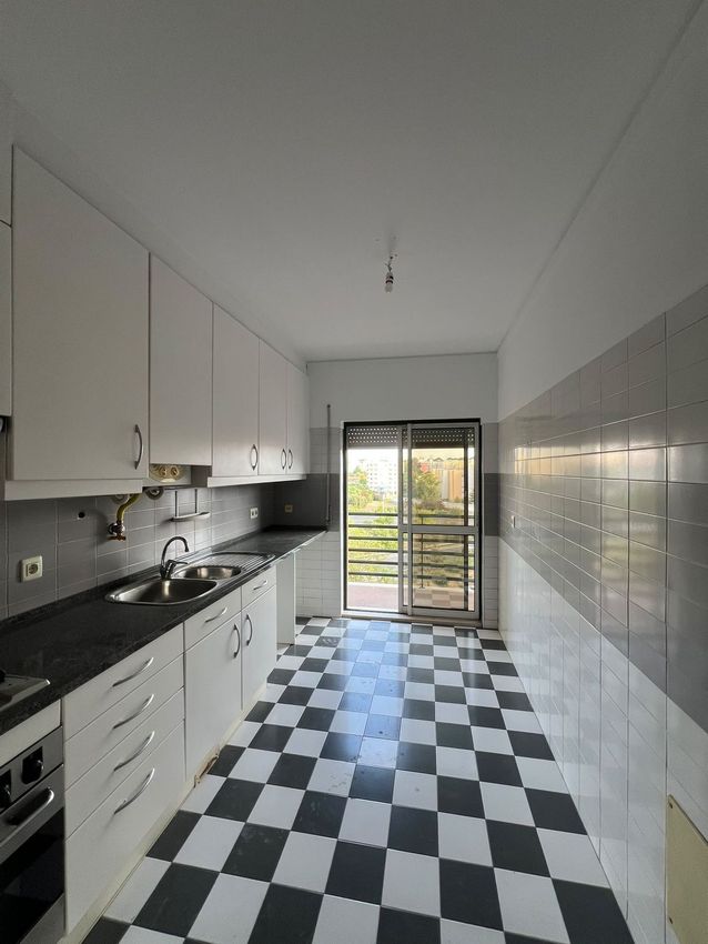 Imagem Cozinha de apartamento t3 em Laranjeiras