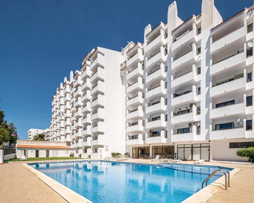 Imagem Piscina de apartamento t1 em Rua José Afonso