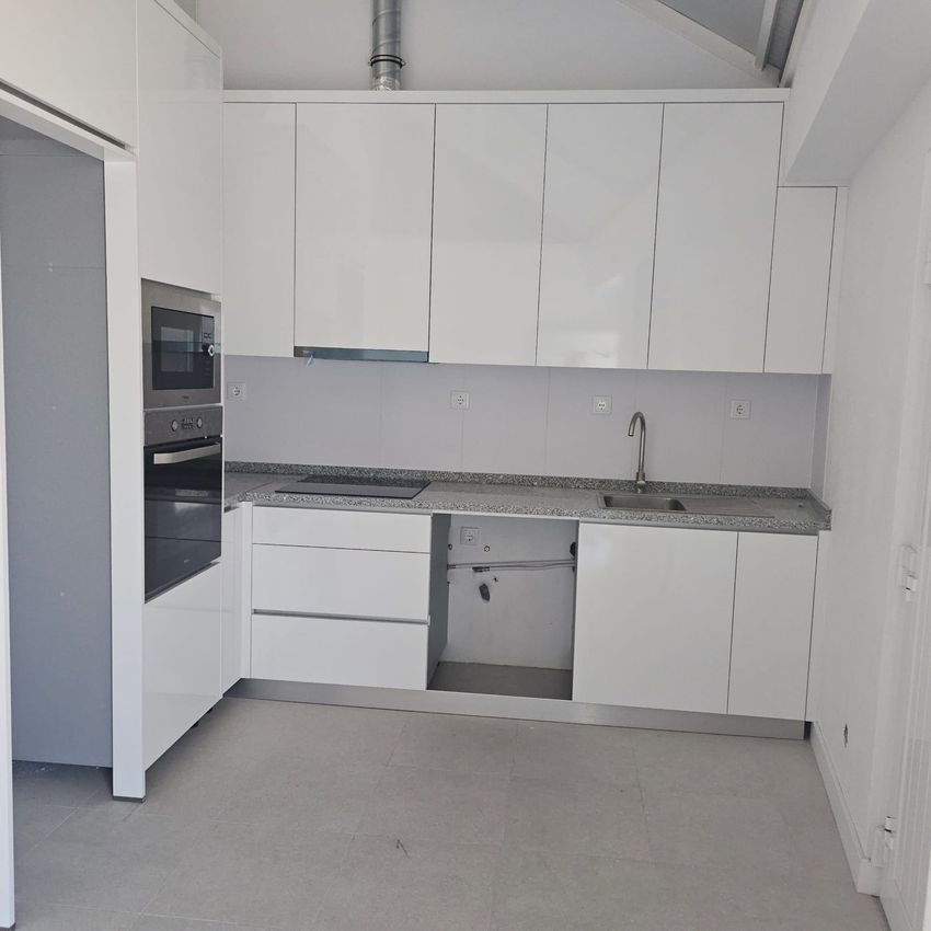 Imagem Cozinha de apartamento t2 em Cova da Piedade