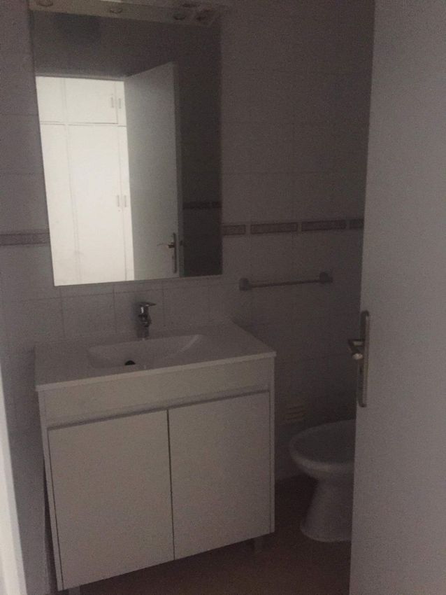 Imagem Casa de banho de apartamento t2 em Avenida 1º de Maio, 22