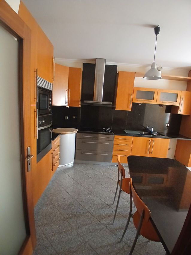 Imagem Cozinha de  moradia em banda em Nogueira da Regedoura