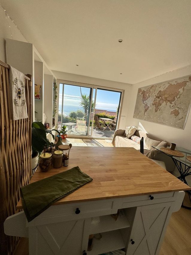Imagem Sala de estar de apartamento t1 em Rua Frei Fernão Rodrigues Monteiro