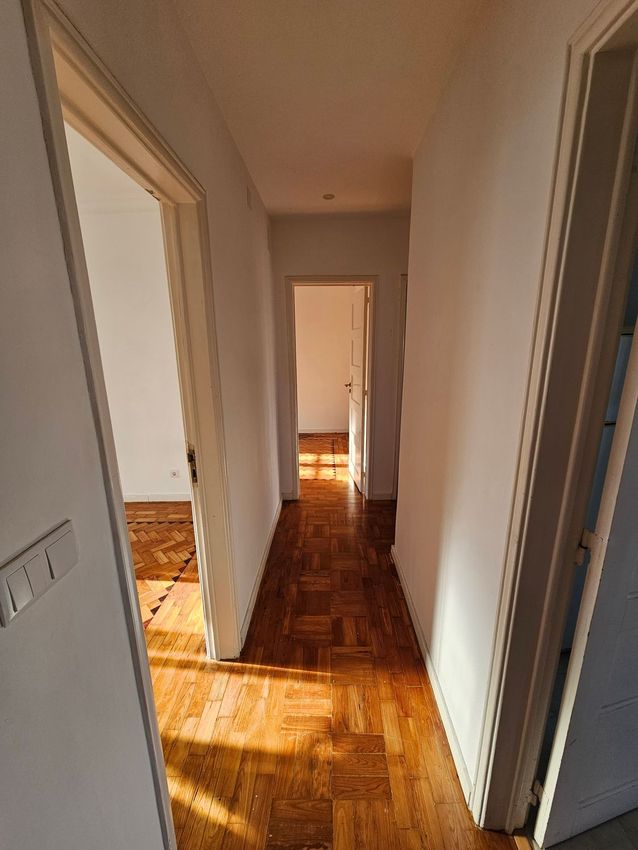 Imagem Corredor de apartamento t2 em Rua Luís Simões, Queluz, 25