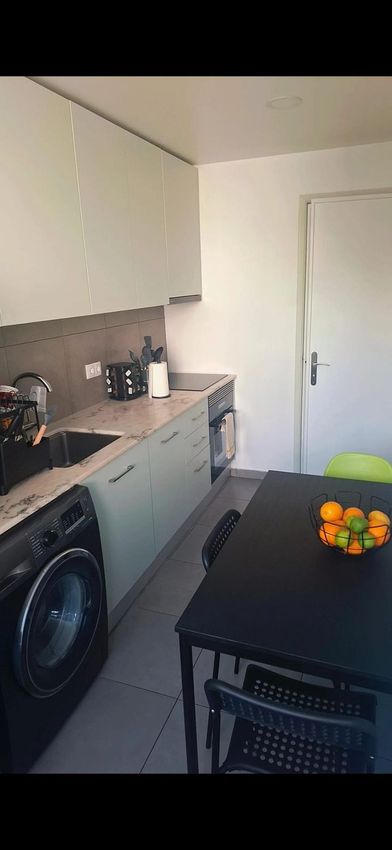 Imagem Cozinha de quarto em Praceta Bombeiros Voluntários, 51