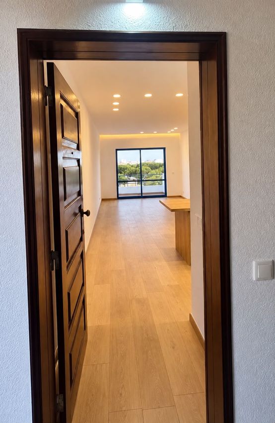 Imagem Corredor de apartamento t1 em Edificio Diamante Avenida Eua, 53 BlocoB
