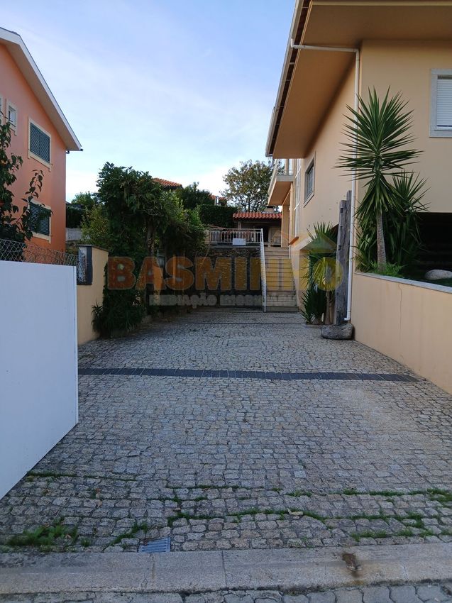 Imagem Fachada de  moradia independente em Pedraça