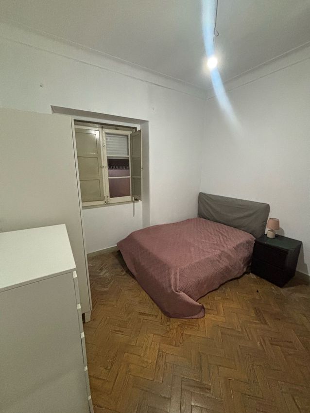 Imagem Quarto de quarto em Rua General Alves Roçadas, 6